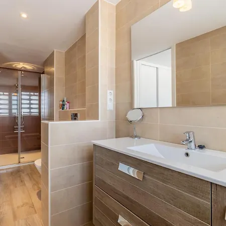 Appartement First Line