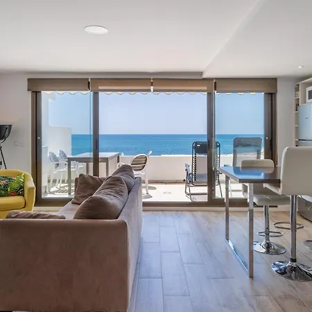 Апартаменты First Line Альтеа